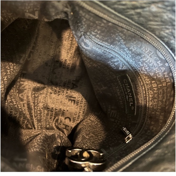 Chanel Lambskin soft hobo bag - Picture 13 of 16